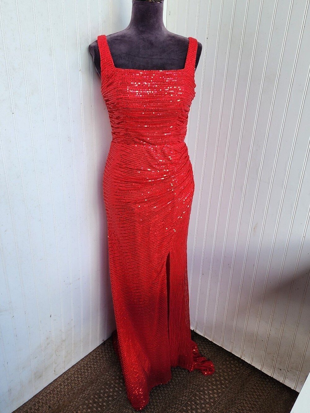 NWOT Red Sequin Rutched Stretch Lace-Up Open Back Maxi Dress Size 6